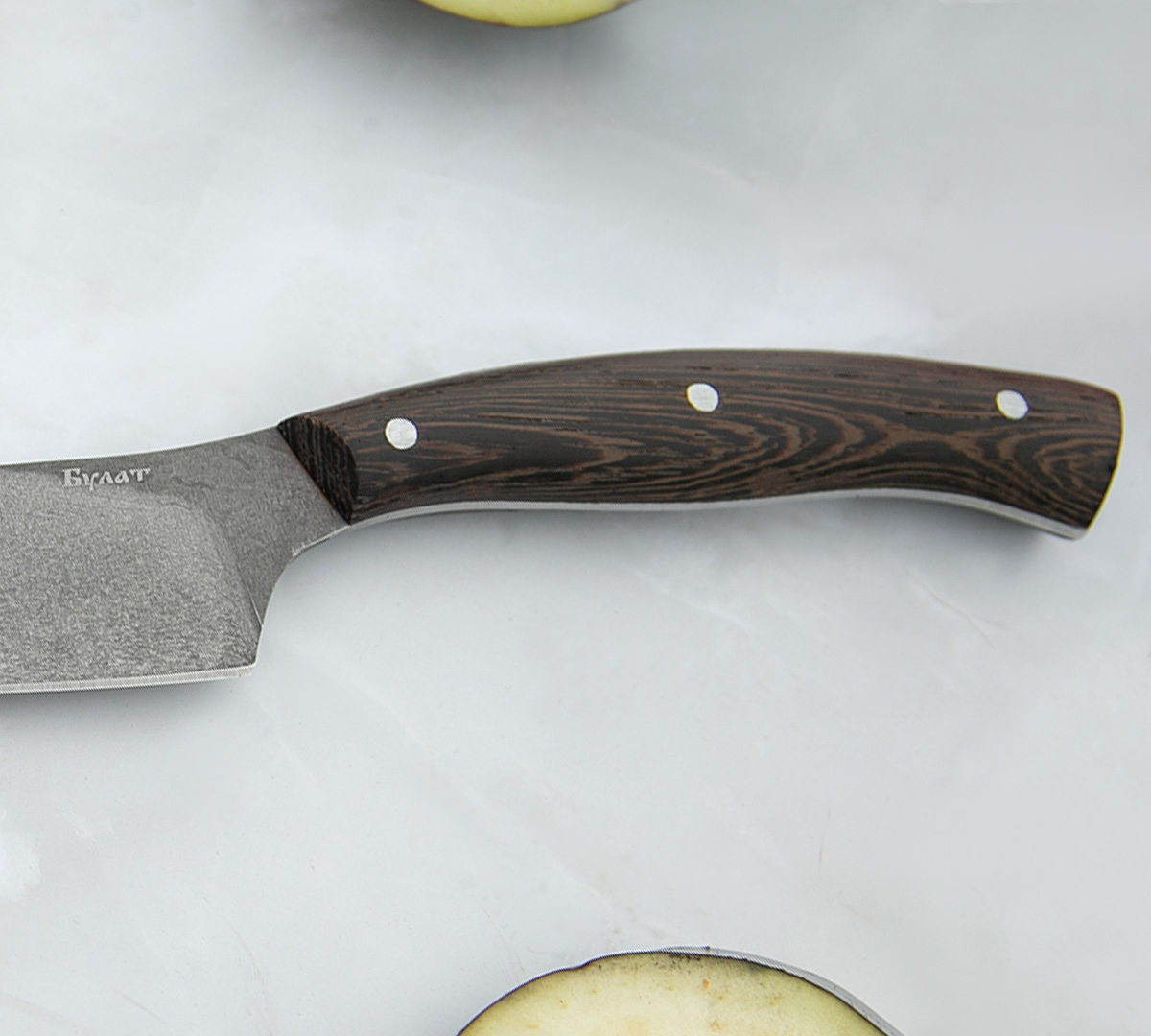 Универсальный кухонный нож из булатной стали