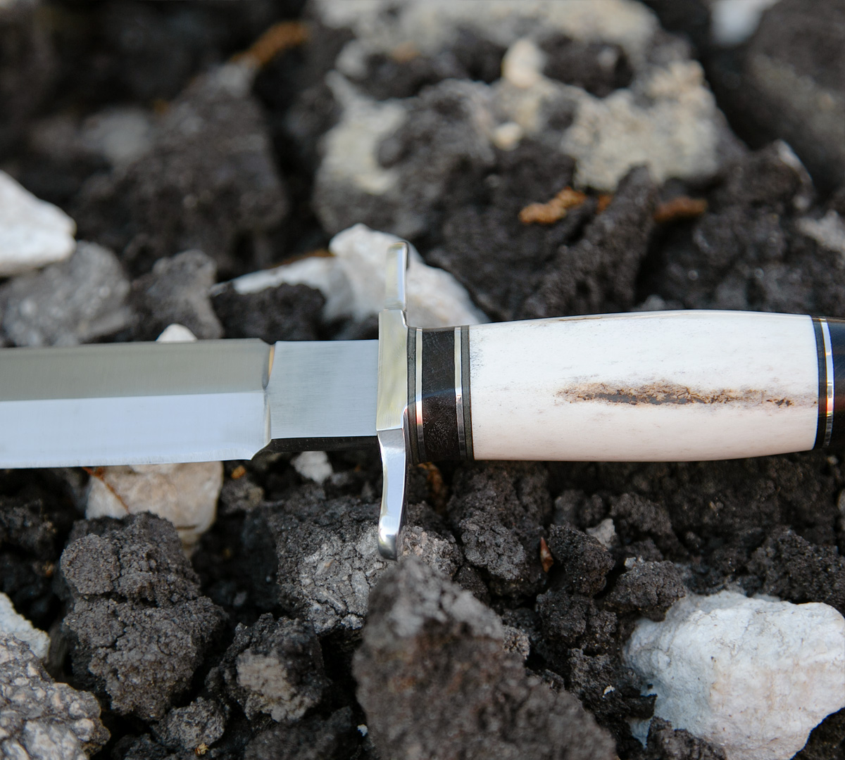 Кинжал из порошковой стали CPM S90V