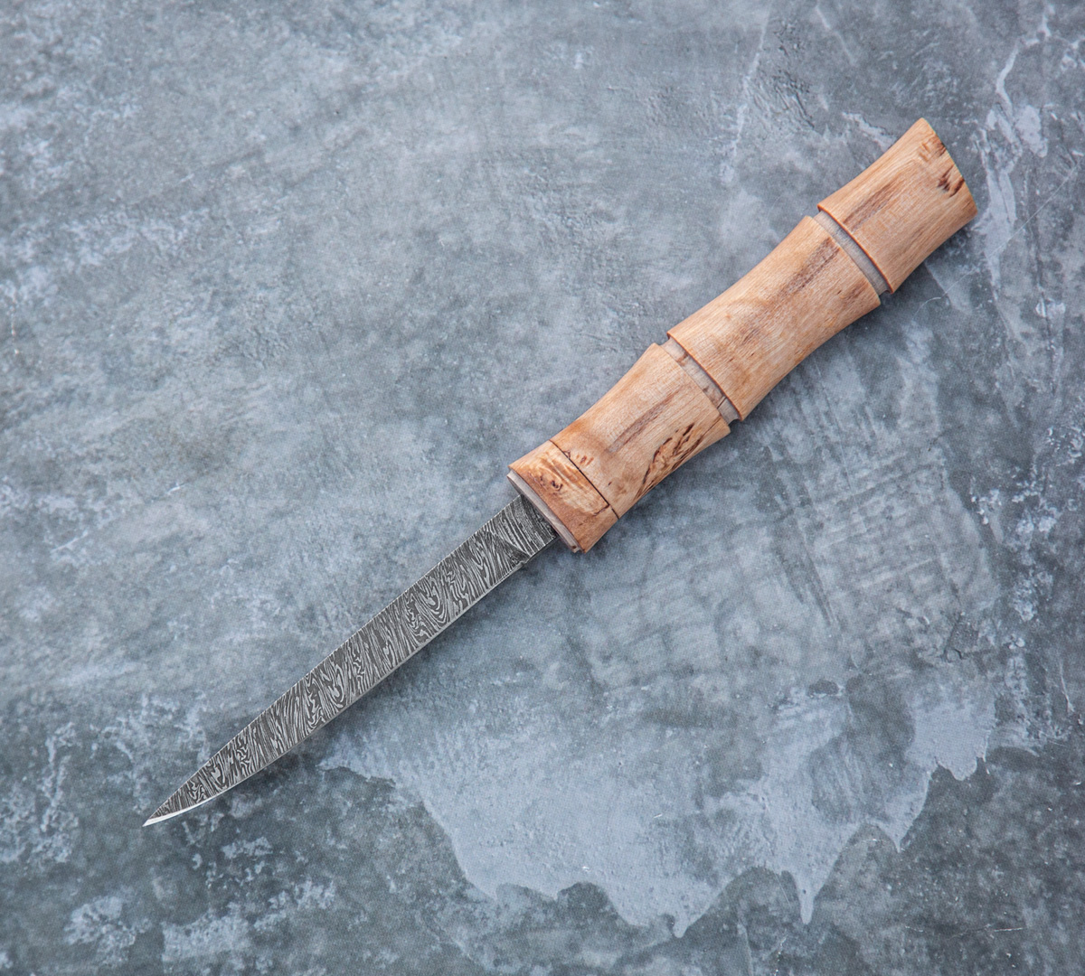 Дамский нож из дамасской стали