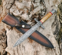 Кинжал из мозаичной дамасской стали